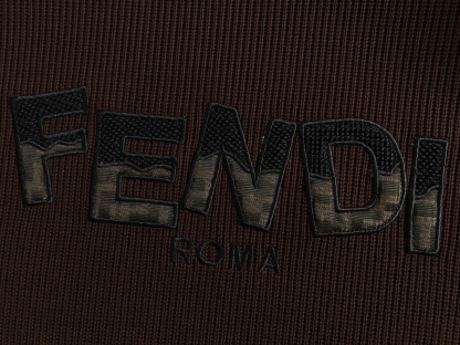 フェンディ「Fendi」フェンディ ロゴパッチ ジップアップスウェットシャツ / プルオーバー