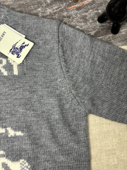 バーバリー「Burberry」バーバリー ジャカードニット プルオーバー / クルーネックセーター