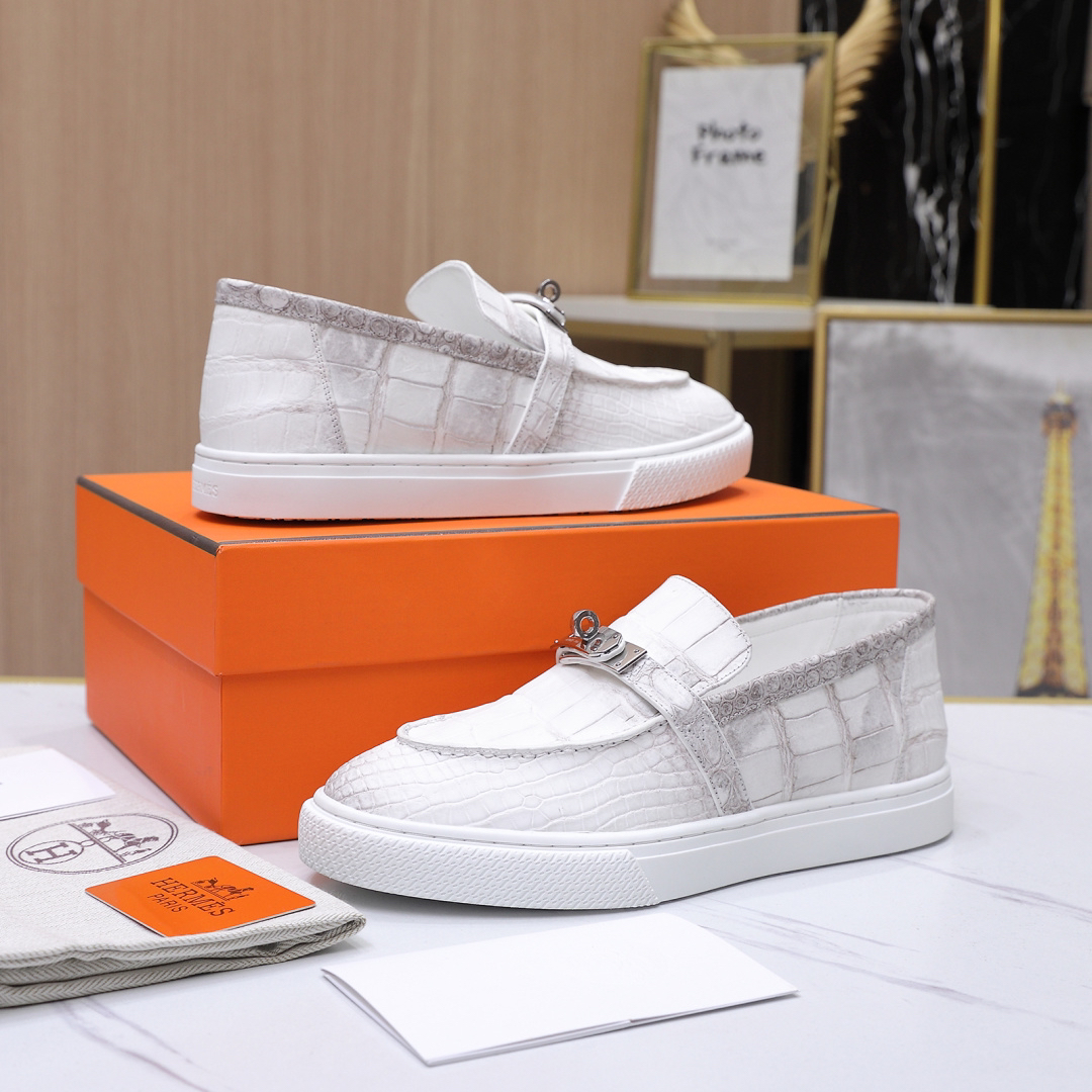 エルメス［Hermès］おしゃれなペアスニーカー