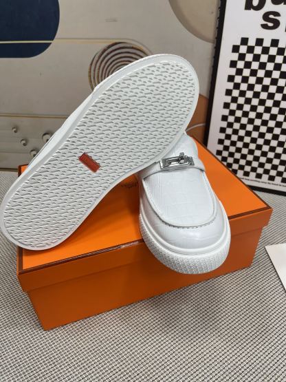 エルメス［Hermès］おしゃれなペアスニーカー