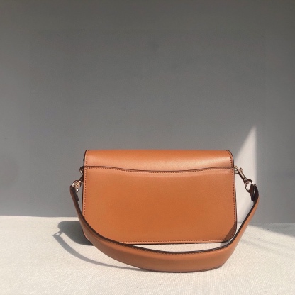 コーチ「Coach」Brynn レザー アンダーアームバッグ