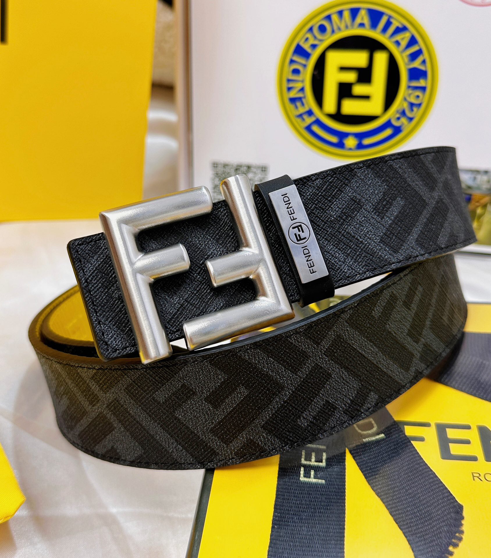 フェンディ「Fendi」FFベルト - リバーシブル フックベルト
