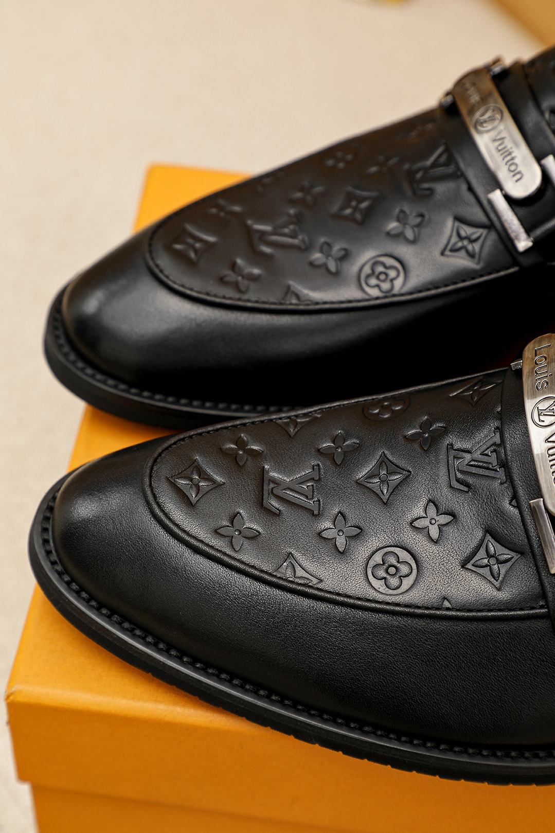ルイ・ヴィトン「Louis Vuitton」ルイ・ヴィトン ビジネスレザーシューズ / ドレスシューズ