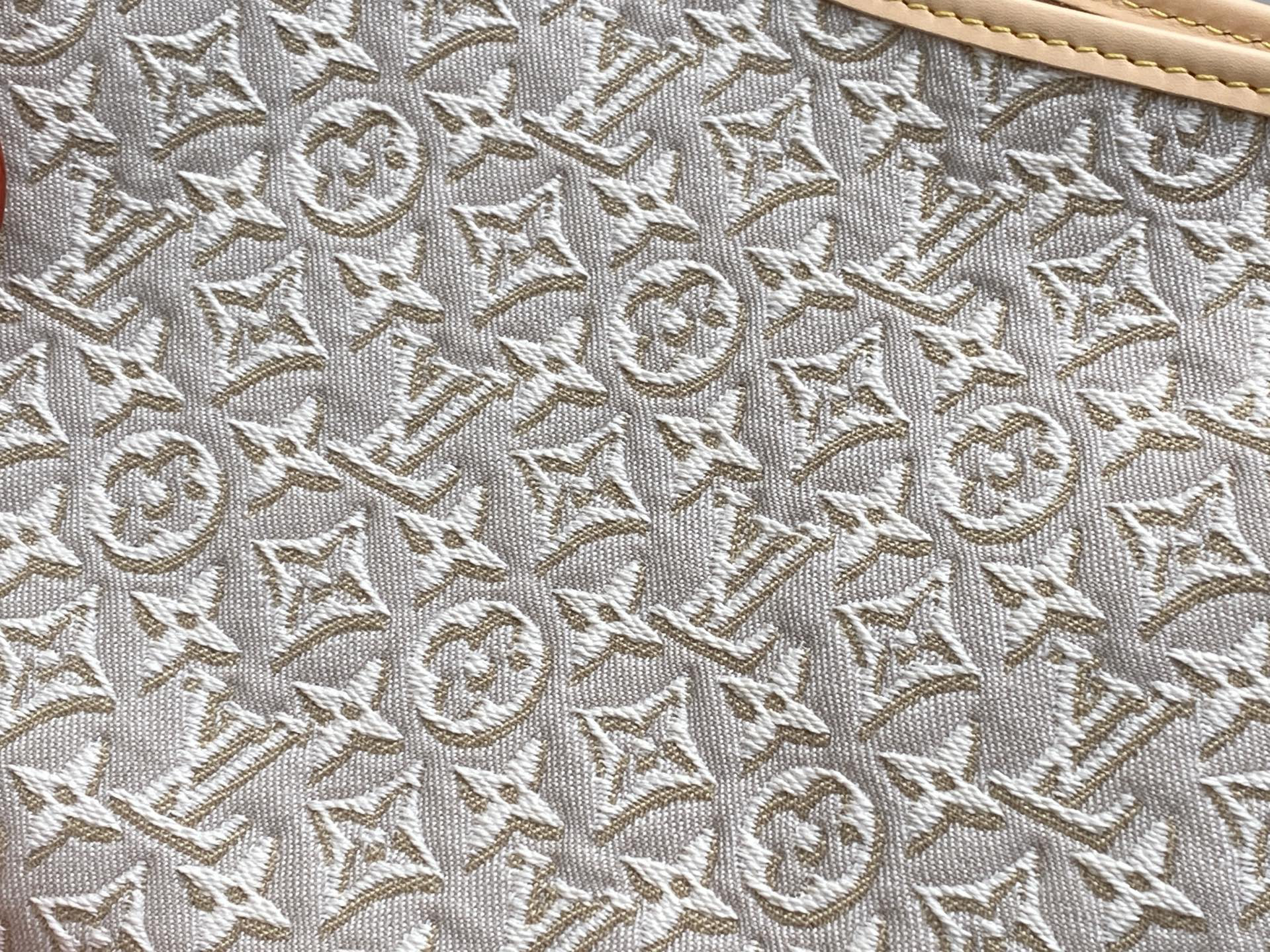 ルイ・ヴィトン「Louis Vuitton」ルイ・ヴィトン キャリーオール イーストウエスト モノグラム・アンブレーム / ショルダーバッグ