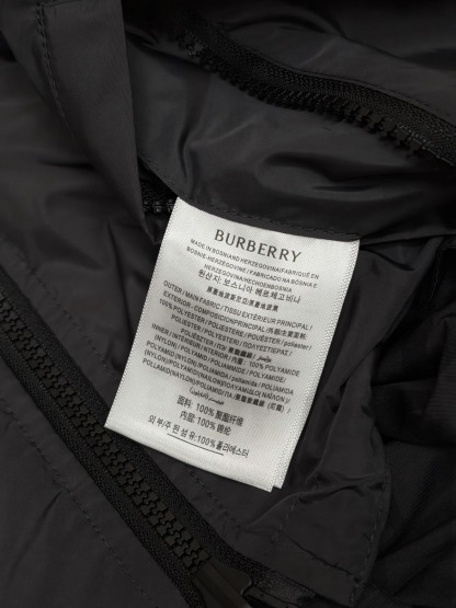 バーバリー「Burberry」バーバリー リバーシブル チェック ニューポート フーデッドジャケット / アウター