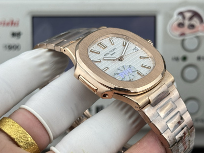 Patek Philippe ノーチラス 5711 スタイル ウルトラスリム アップグレード版 / カスタムウォッチ