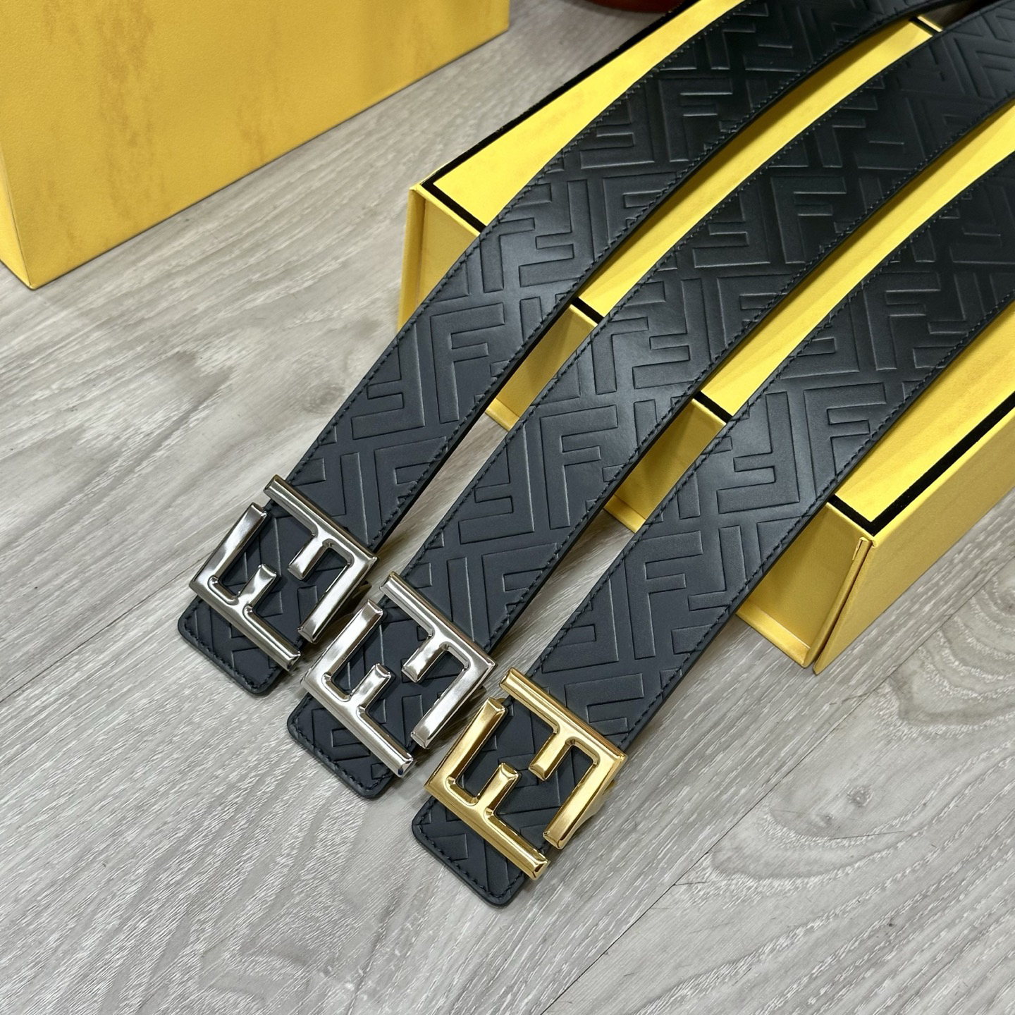 フェンディ「Fendi」FF ベルト - リバーシブル フックベルト