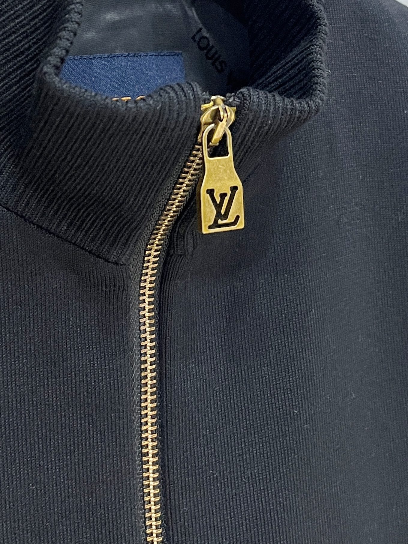 ルイ・ヴィトン「Louis Vuitton」ルイ・ヴィトン モノグラム ニット スタンドカラージャケット / メンズアウター