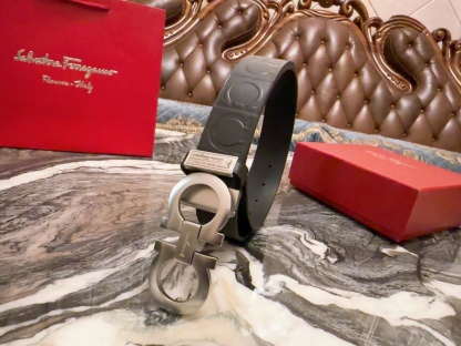 フェラガモ「Ferragamo」リバーシブルベルト