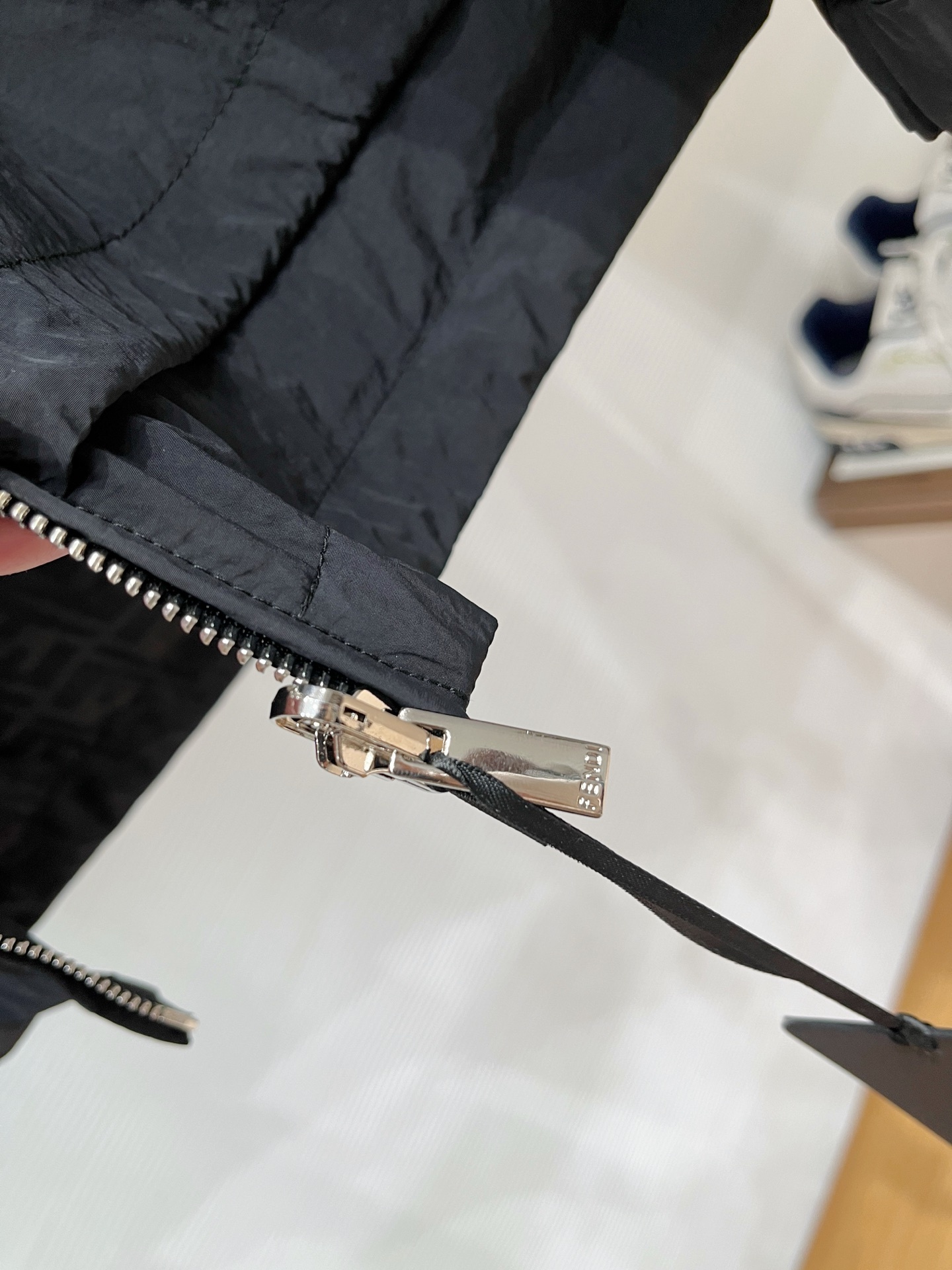 フェンディ「Fendi」フェンディ ゴールドパイピング フーデッドジャケット / メンズ アウター