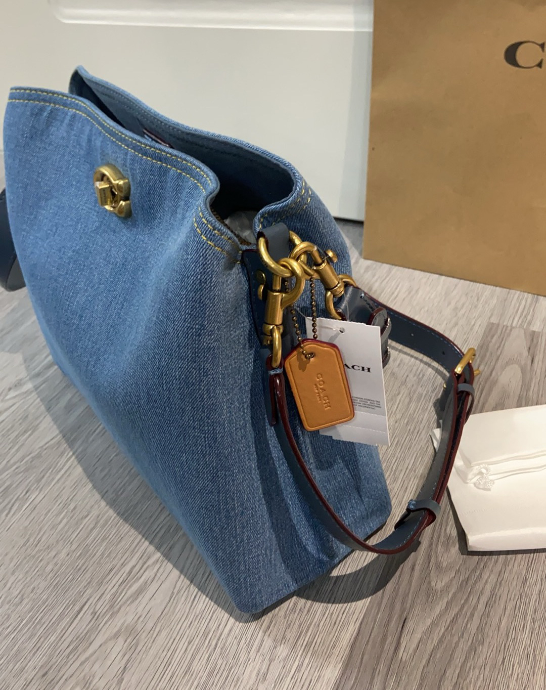 コーチ「Coach」ウィロー ショルダー バケットバッグ