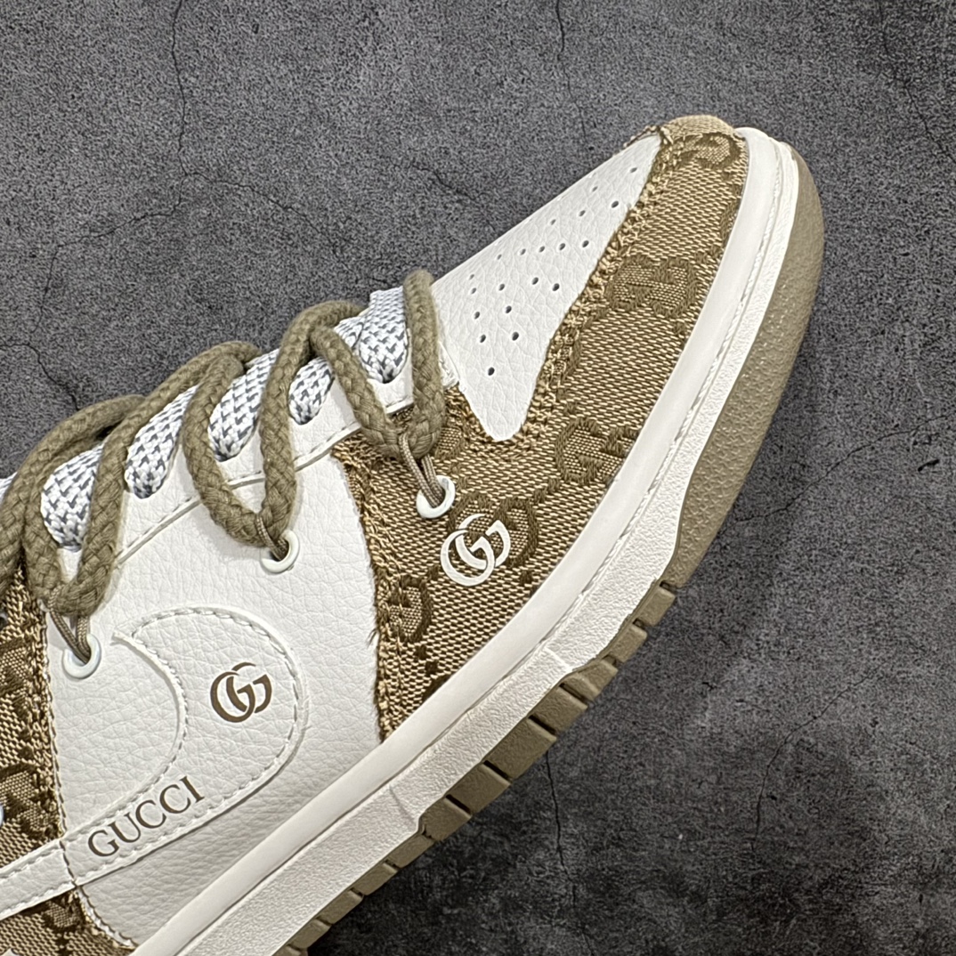 「コラボモデル」Gucci x Nike  SB Dunk Low デコンストラクション ドローストリングスニーカー