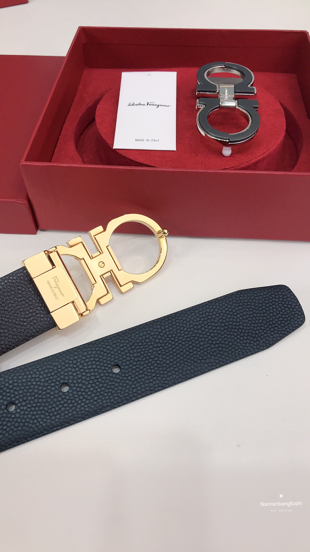 フェラガモ「Ferragamo」リバーシブルベルト「デュアルバックル」