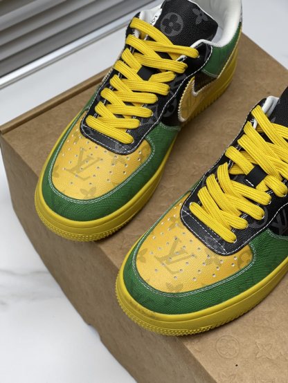 「ルイ・ヴィトン」Nike Air Force 1 Low 限定スニーカー