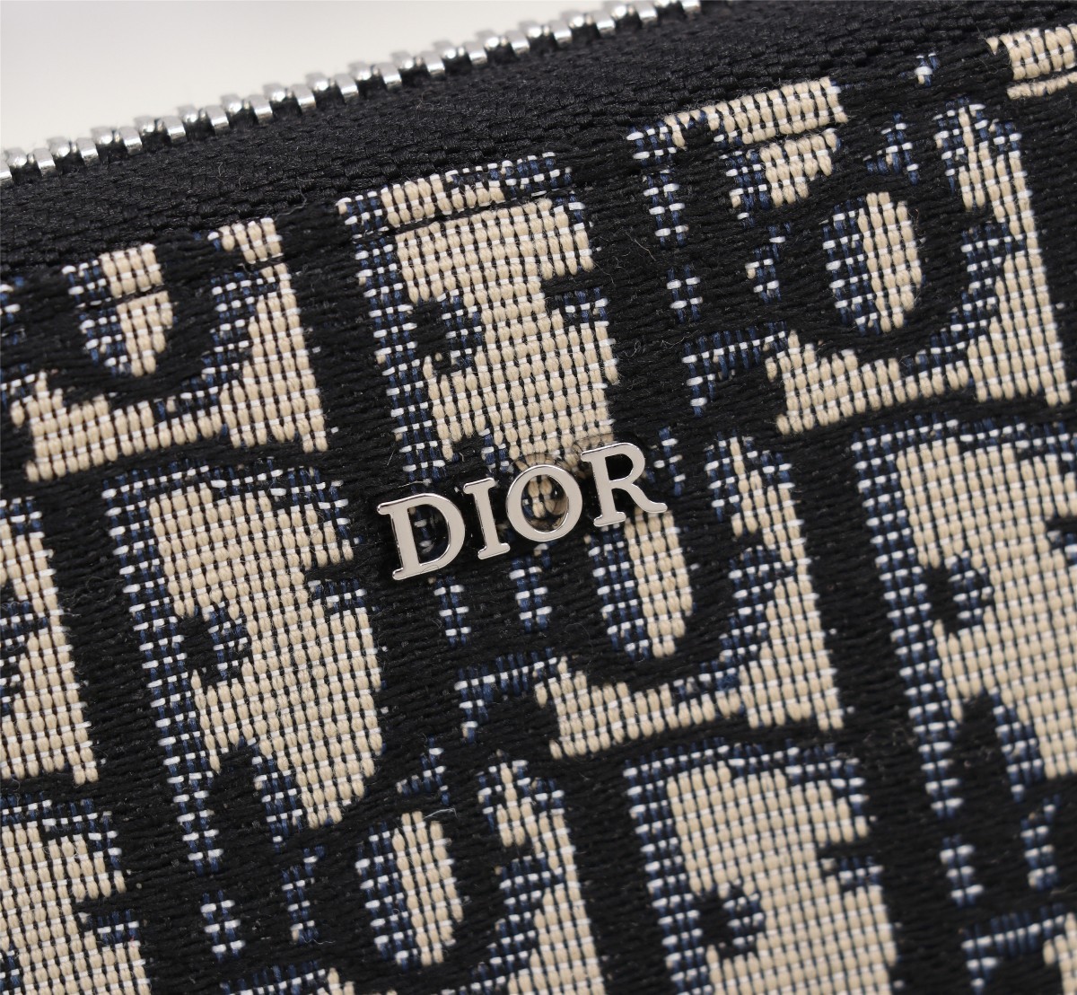 ディオール「Dior」ロングジップウォレット