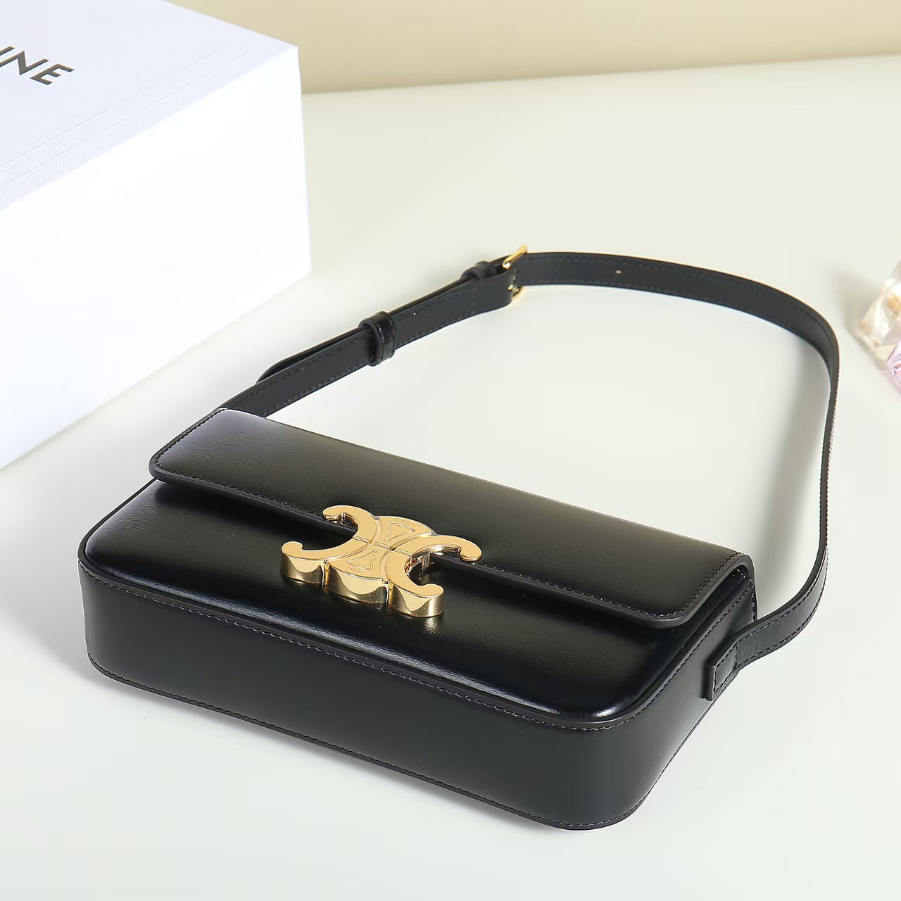 セリーヌ「Celine」TEEN GARANCEエナメル牛革ハンドバッグ