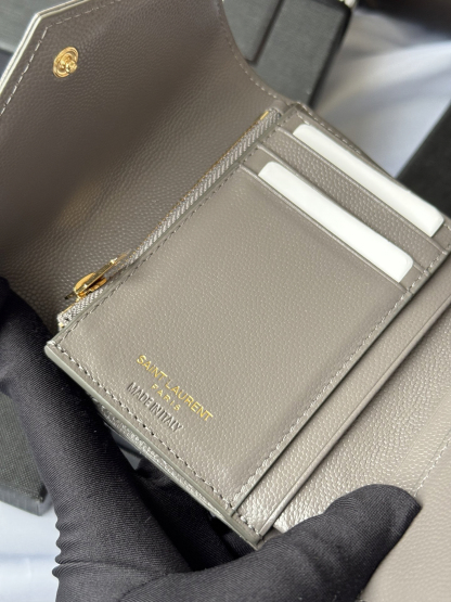 サンローラン「Saint Laurent」CASSANDRE MATELASSÉ 三つ折り財布