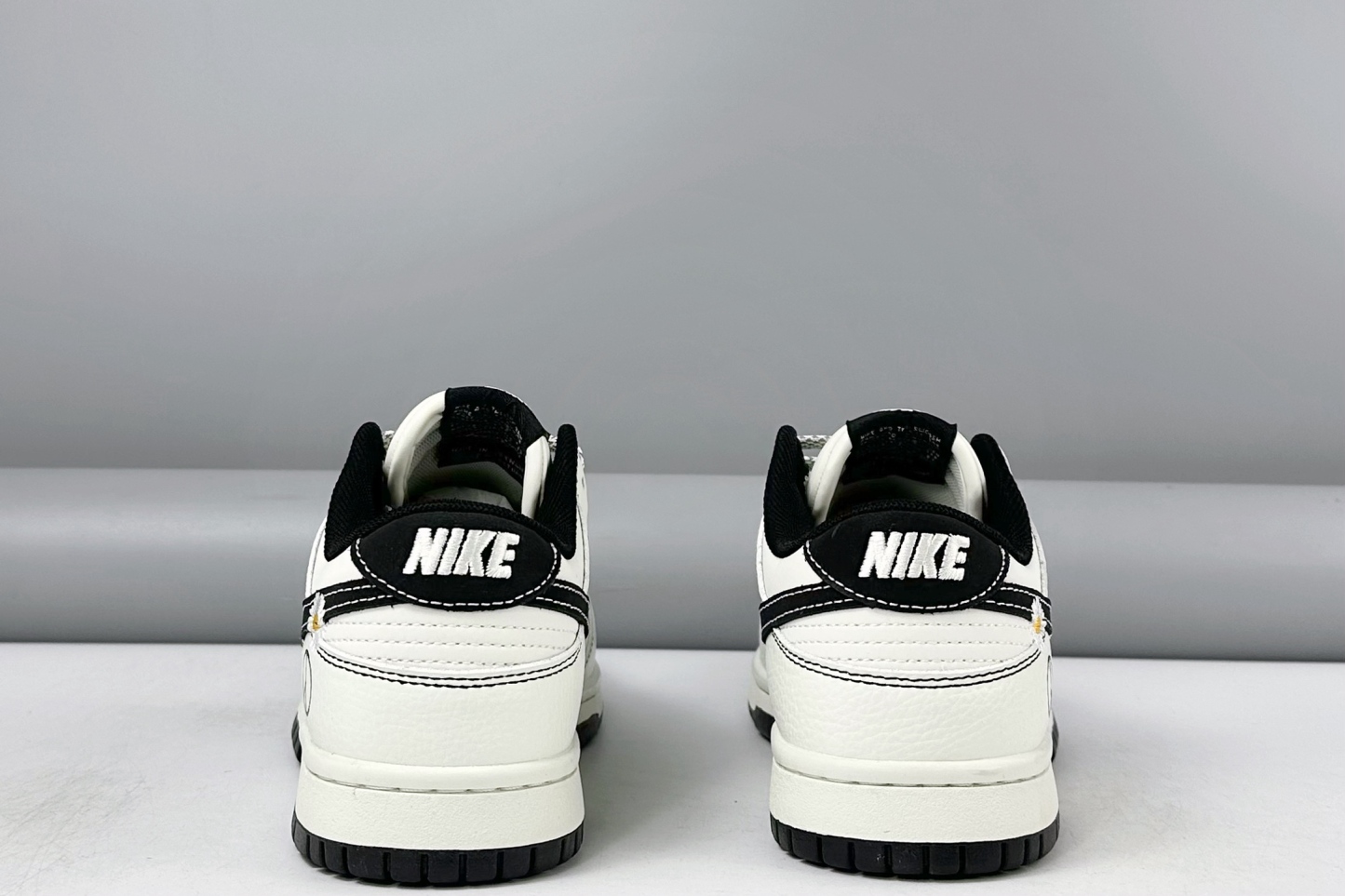 ナイキ「Nike」ク ロー カジュアルスニーカー