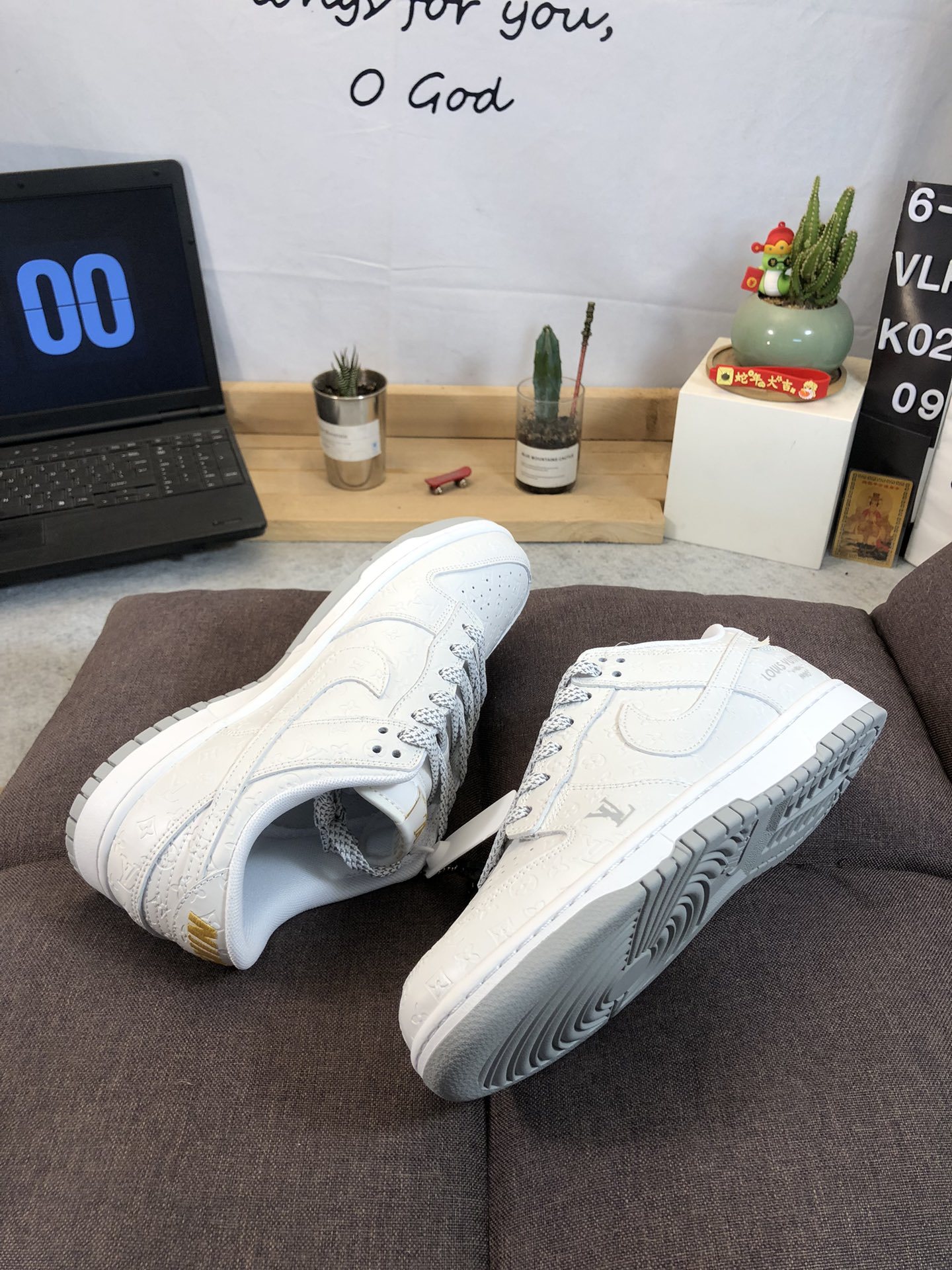 ナイキ「Nike」LV x NIKEコラボレーション SBダンク ロー カジュアルスニーカー