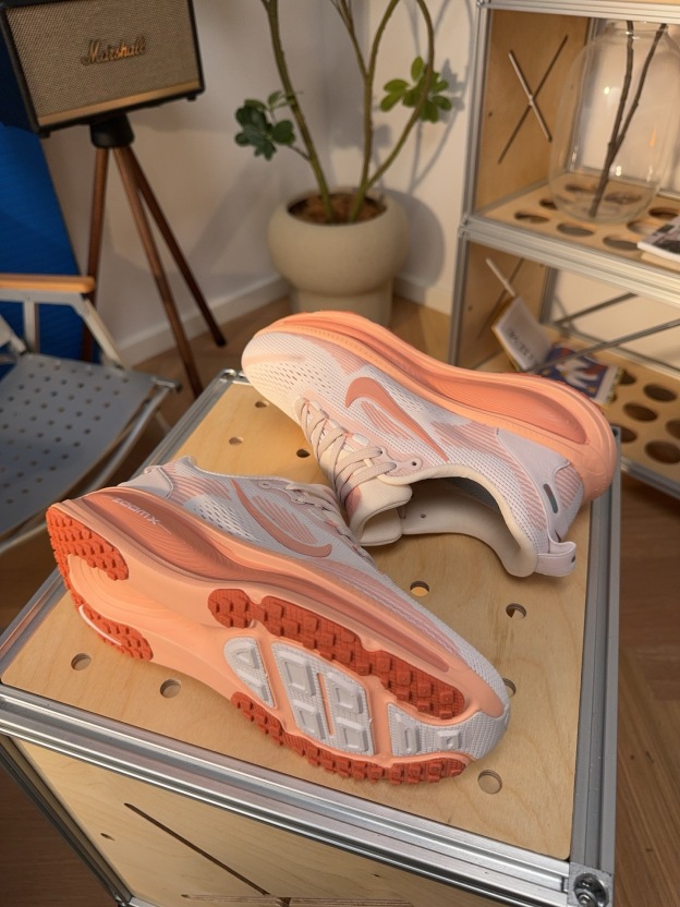 ナイキ「Nike」ク ロー カジュアルスニーカー