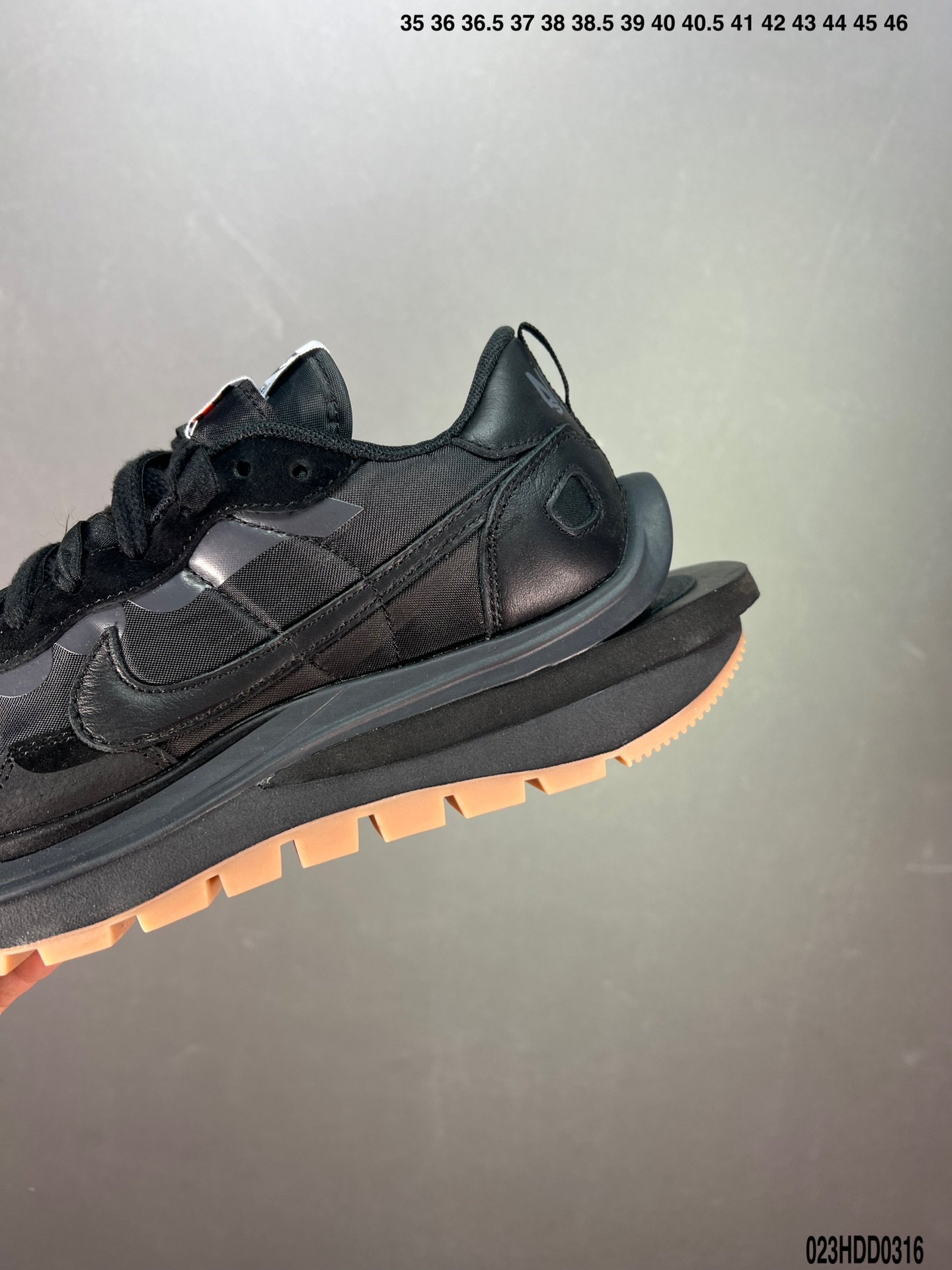 ナイキ「Nike」ク ロー カジュアルスニーカー