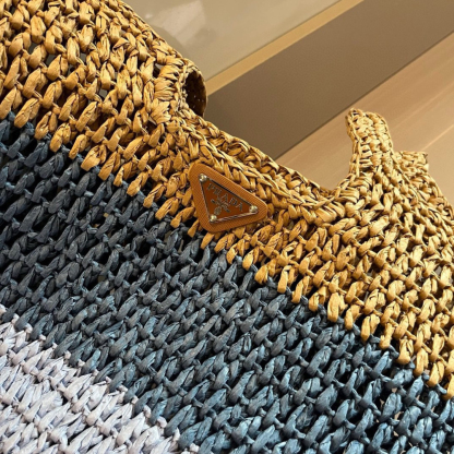 プラダ「Prada」ラフィアトート 1BV789 ショルダーバッグ