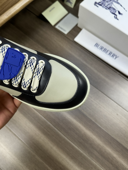 バーバリー「Burberry」TB モノグラム コレクション ローナ バッグ
