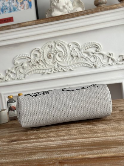 エルメス「Hermès」ハーバッグ ジップ31 鋲打ちトートバッグ「Herbag Zip 31 hobnailed」