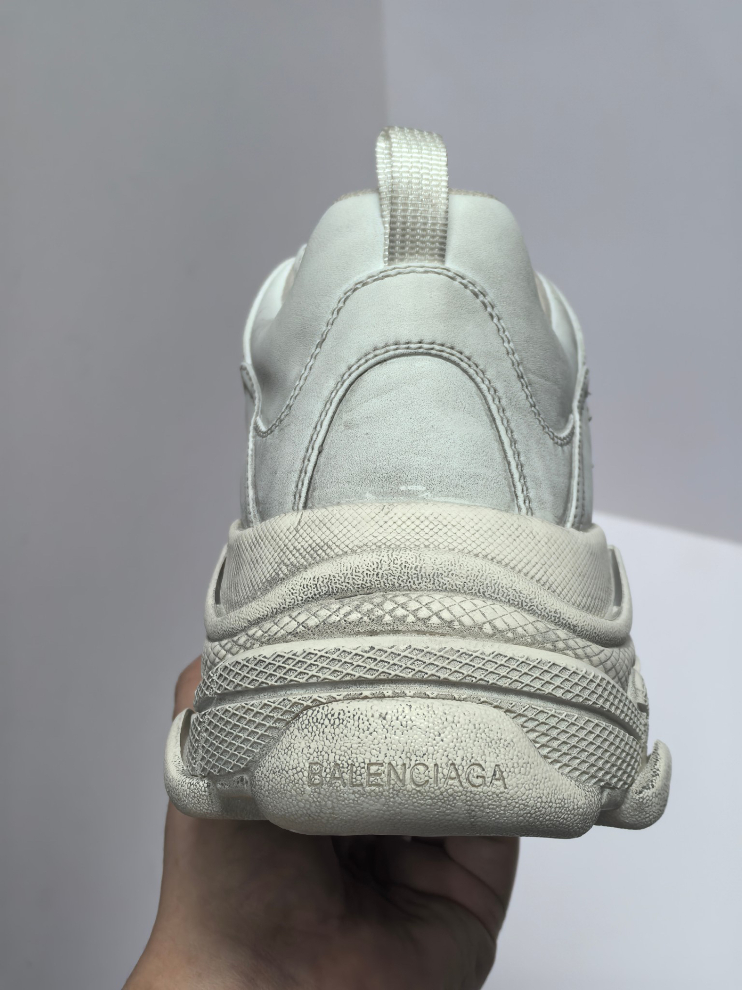 バレンシアガ「Balenciaga」Triple S 1.0 スニーカー