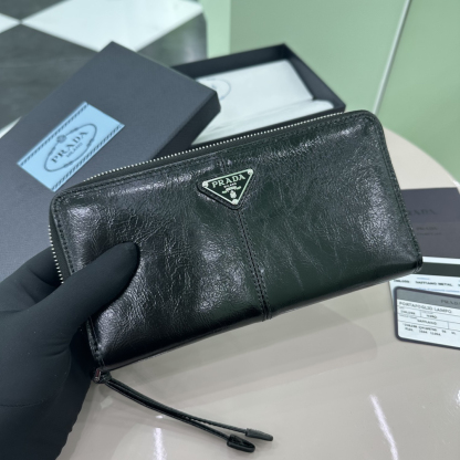 プラダ「Prada」 シングルジップ ウォレット
