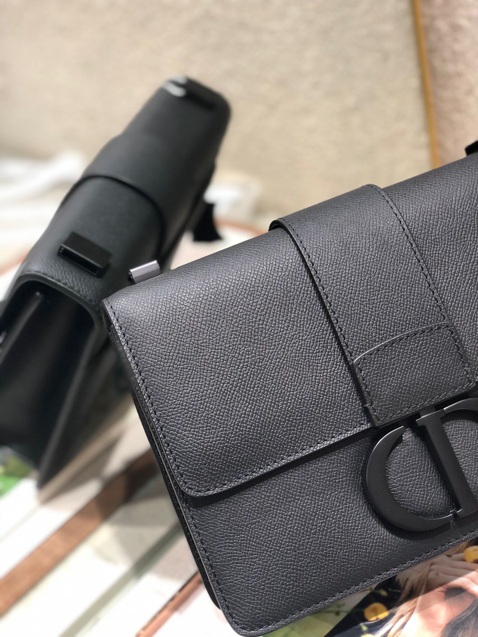 ディオール「Dior」モンターニュ30 掌紋レザー ショルダーバッグ（ブラックハードウェア）