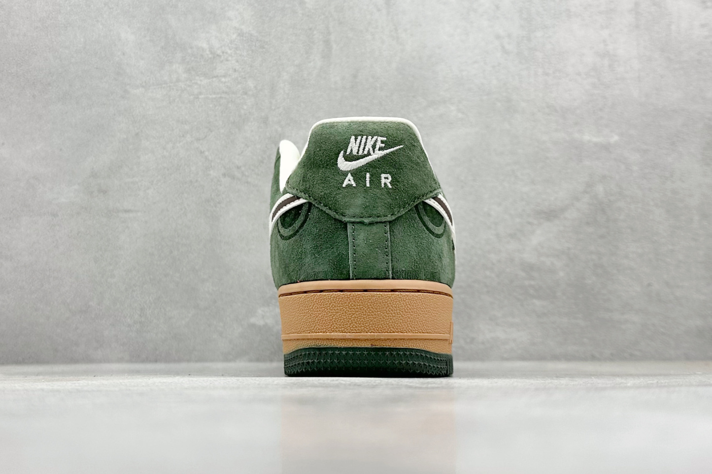 「コラボモデル」Supreme × Nike Air Force 1 Low スニーカー