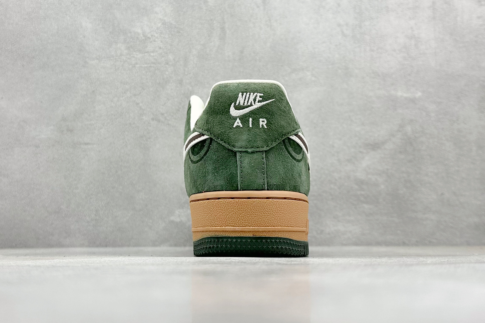 「コラボモデル」Supreme × Nike Air Force 1 Low スニーカー