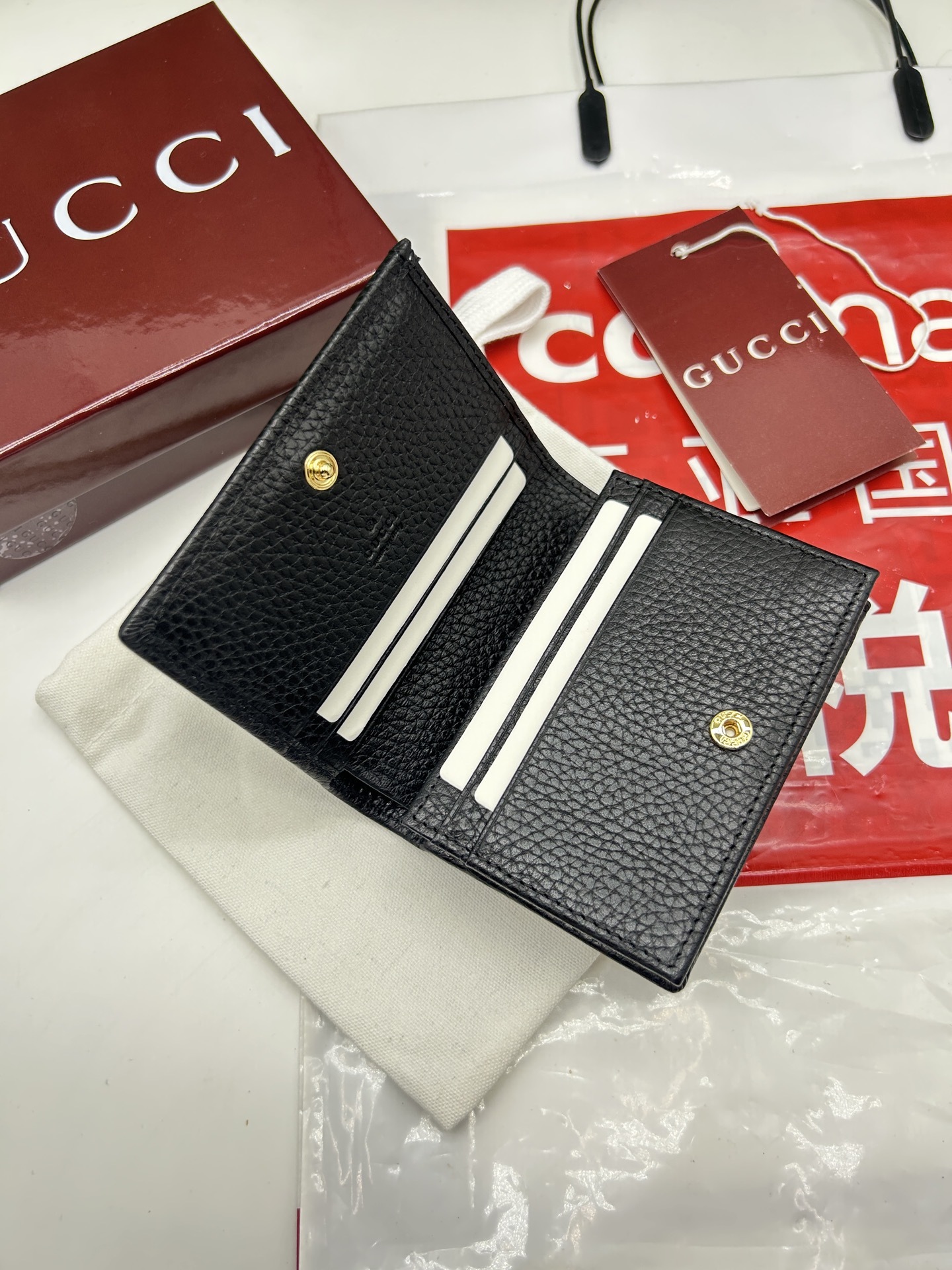 グッチ「Gucci」 〔プチ マーモント〕レザー 三つ折りウォレット