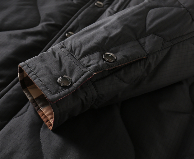 バーバリー「Burberry」秋冬 リバーシブルキルティングジャケット