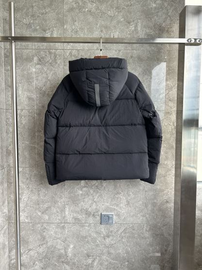 カナダグース「Canada Goose」秋冬フード付きダウンジャケット