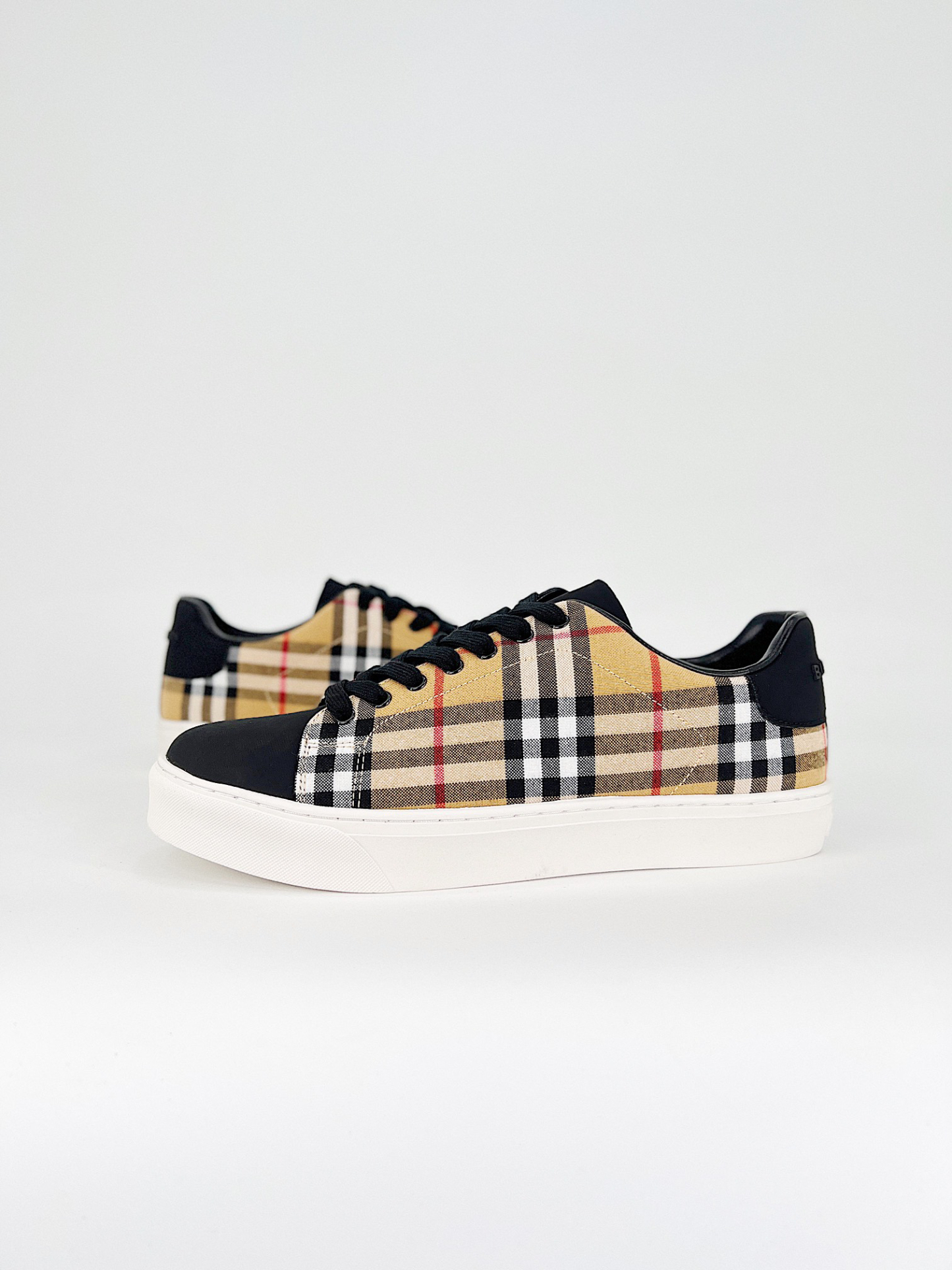 バーバリー「Burberry」バーバリー テラス スニーカー / レザースニーカー