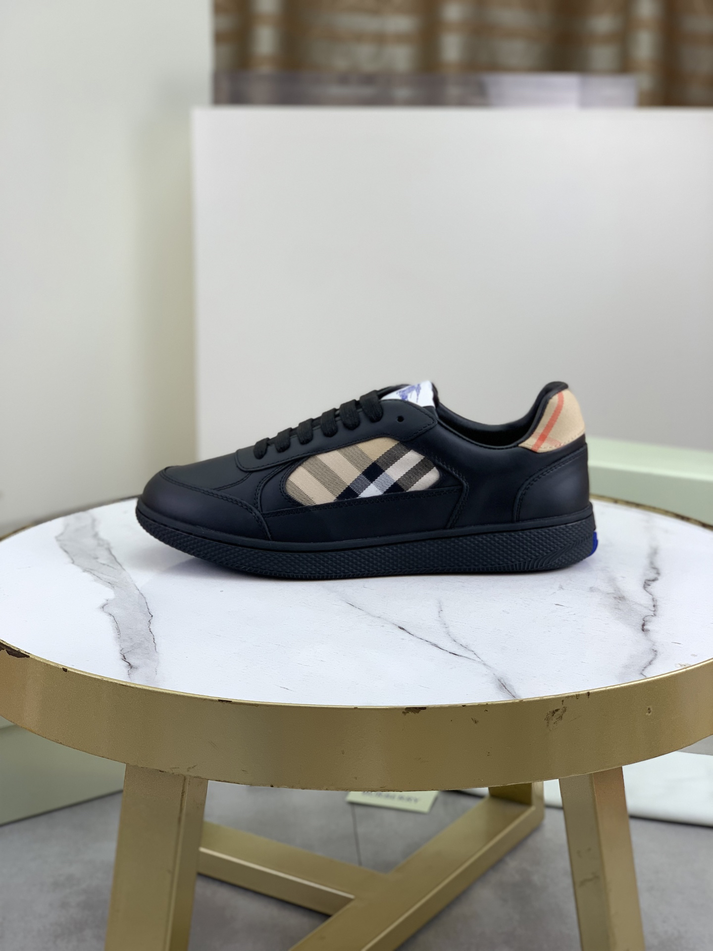 バーバリー「Burberry」バーバリー テラス スニーカー / レザースニーカー