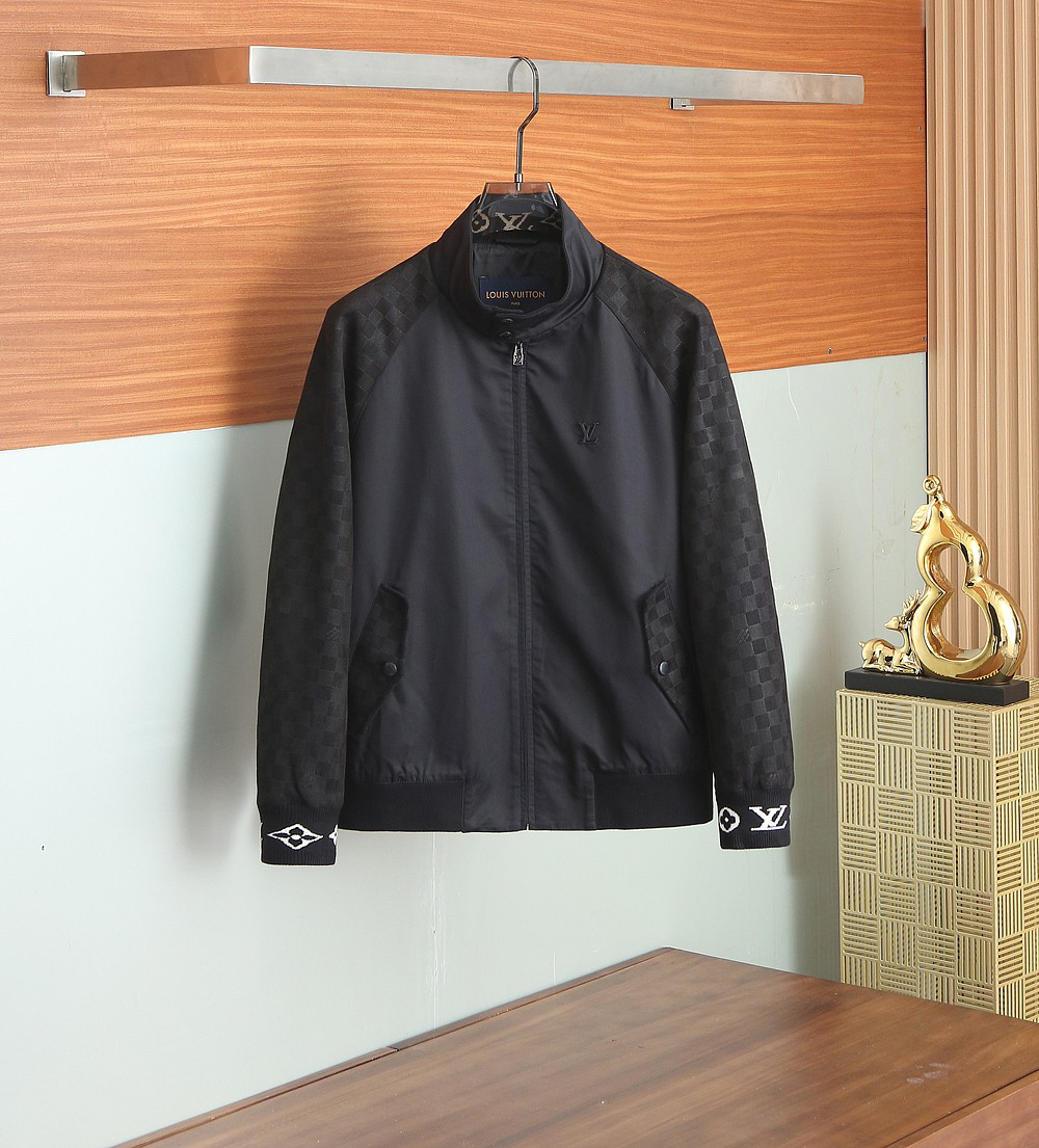 ルイ・ヴィトン「Louis Vuitton」秋冬コレクション クイルテッド ジャケット