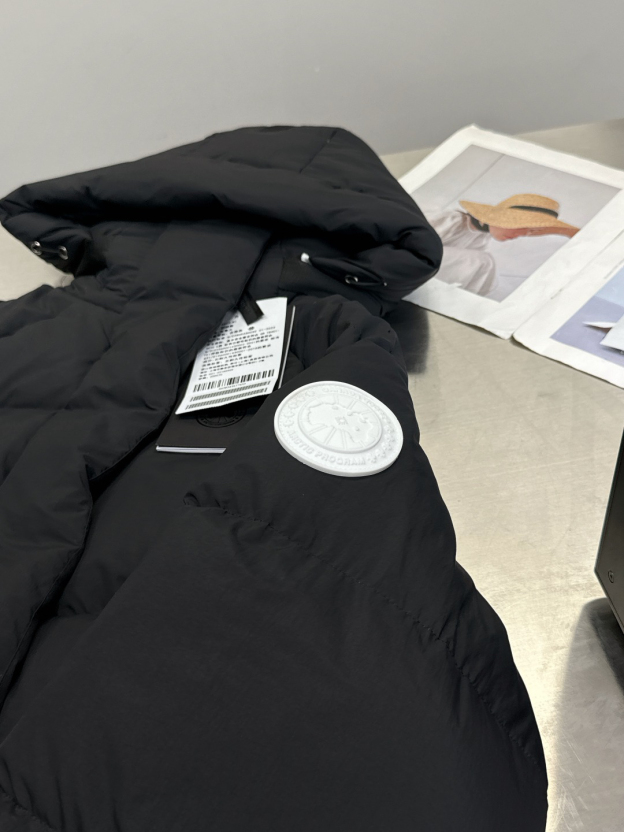 カナダグース「Canada Goose」秋冬フード付きダウンジャケット