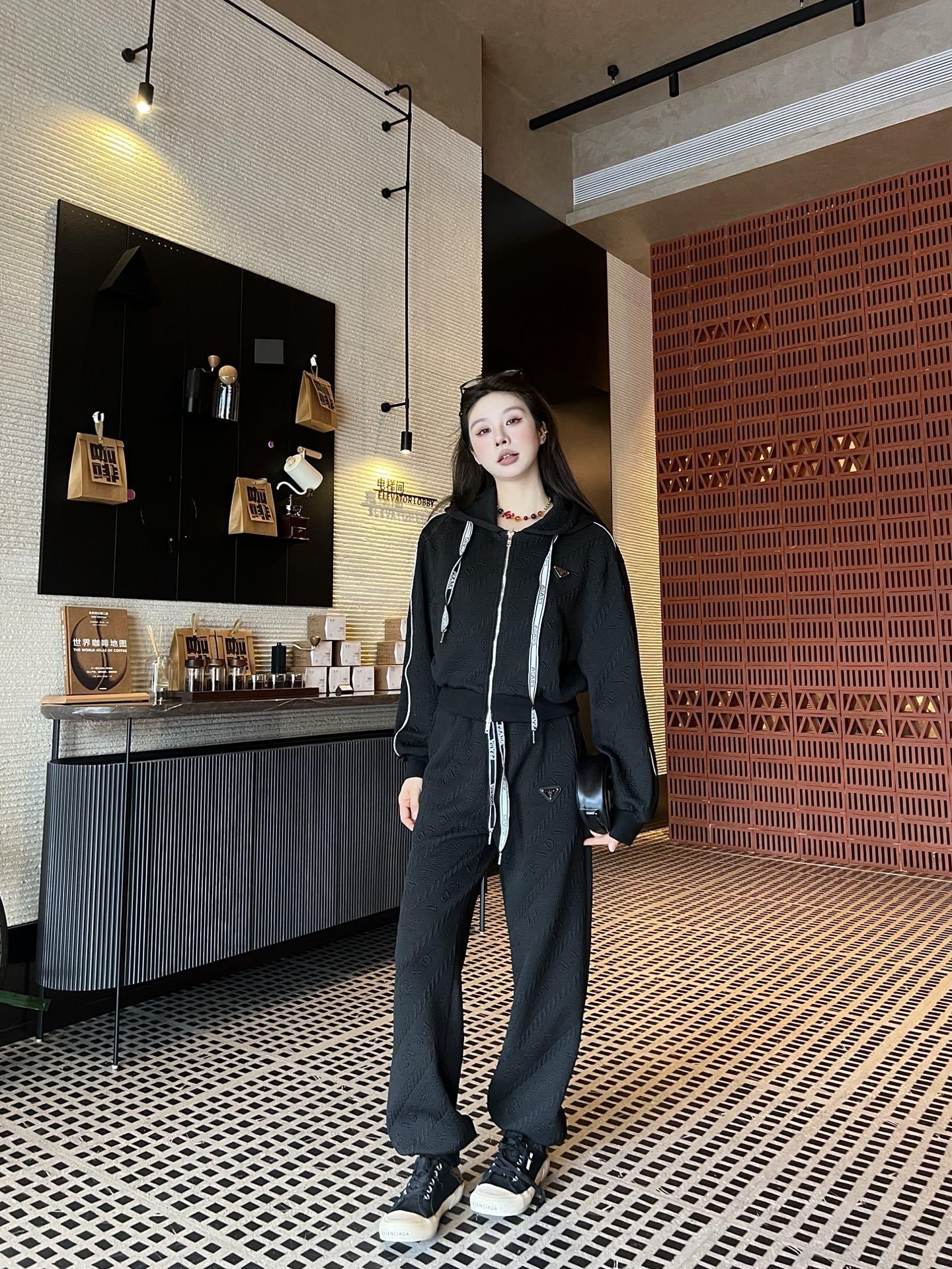 プラダ「Prada」レディース カジュアルスポーツセット