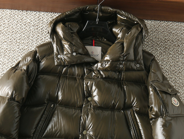 モンクレール「Moncler」秋冬 ダウンジャケット