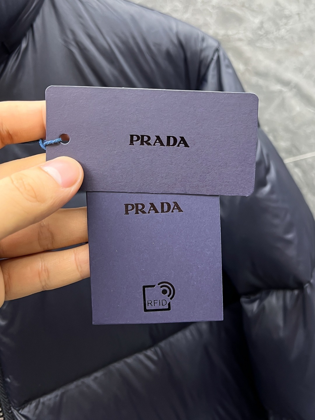 プラダ「Prada」秋冬ダウンジャケット スタンドカラー
