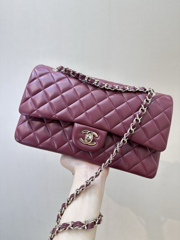 シャネル「Chanel」クラシックフラップ キャビアレザー ショルダーバッグ