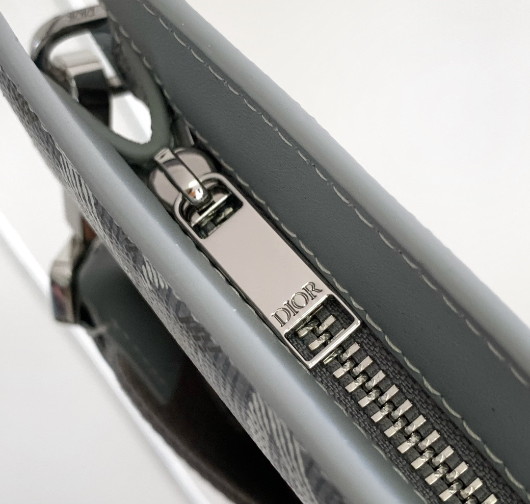 ディオール「Dior」オブリック モチーフ ポーチ