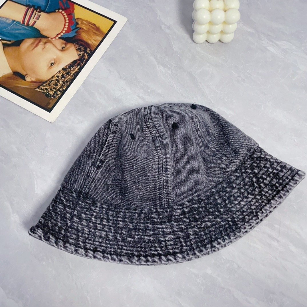 クロムハーツ「Chrome Hearts」 ディストレスド デニム バケットハット