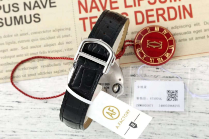 カルティエ［Cartier］バロン ブルー ド カルティエ 自動巻き腕時計 33mm