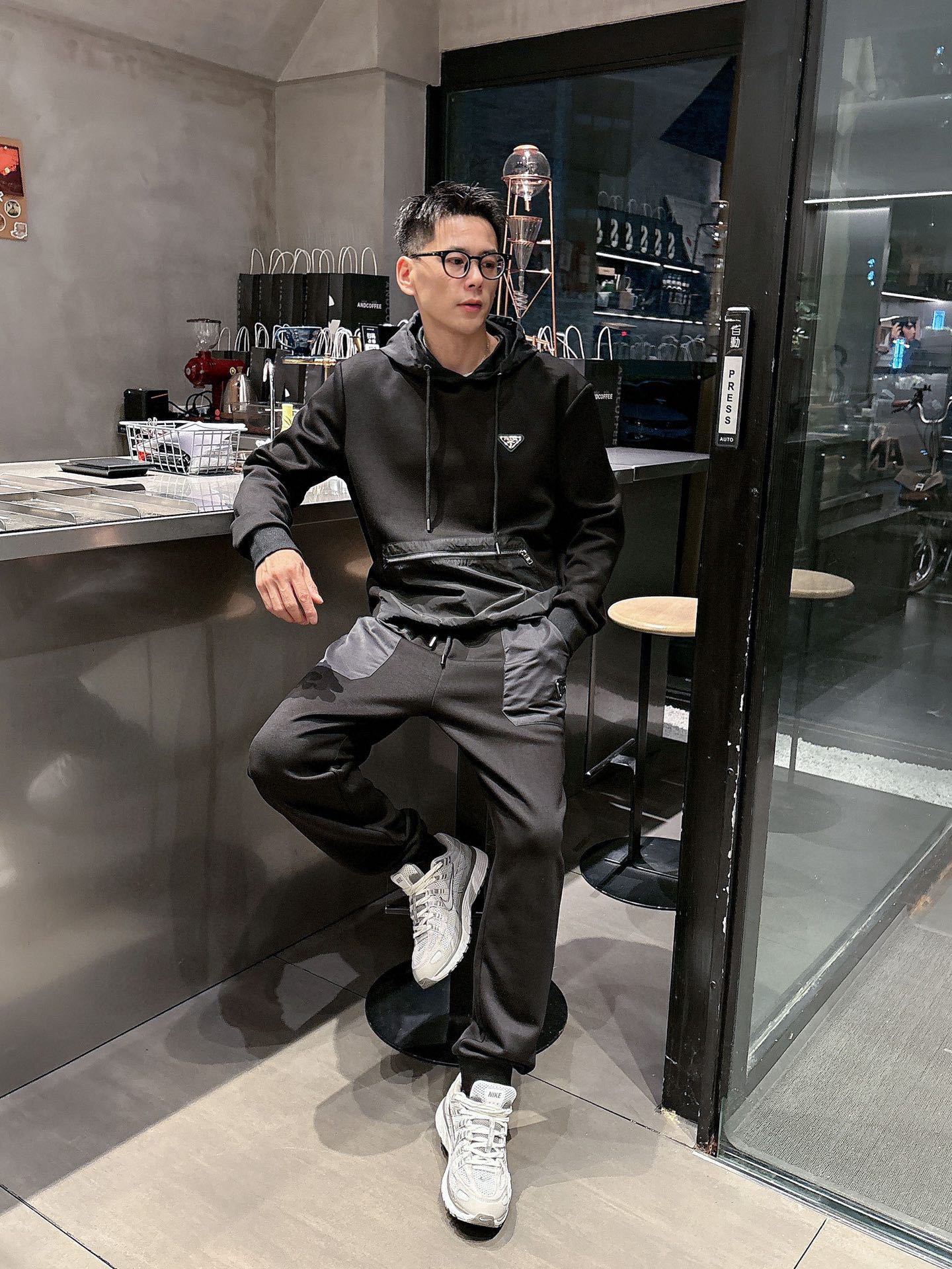 プラダ「Prada」秋冬 メンズ  カジュアルスポーツセット