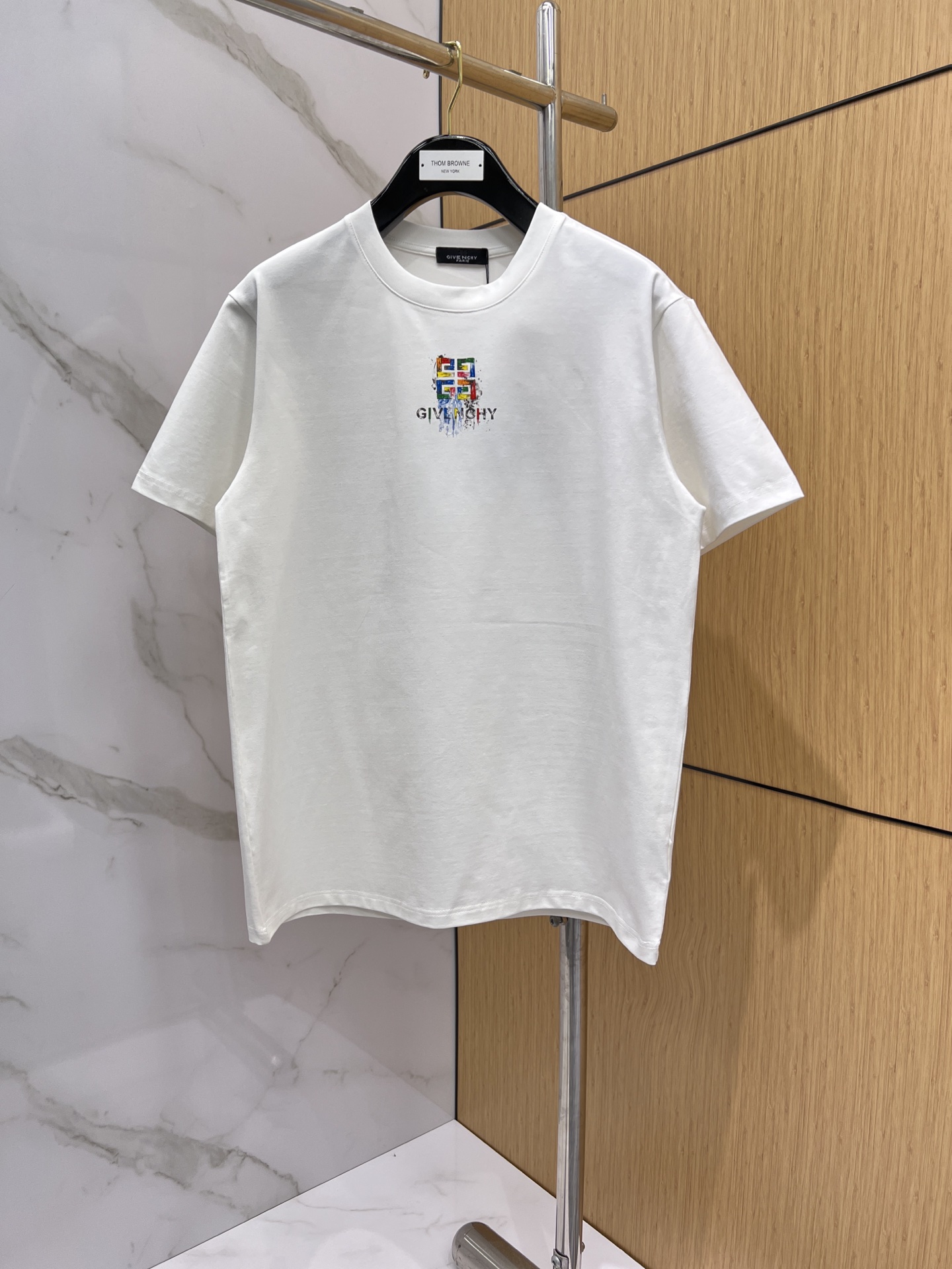 ジバンシィ「Givenchy」ジバンシィ Tシャツ / ショートスリーブ クルーネック