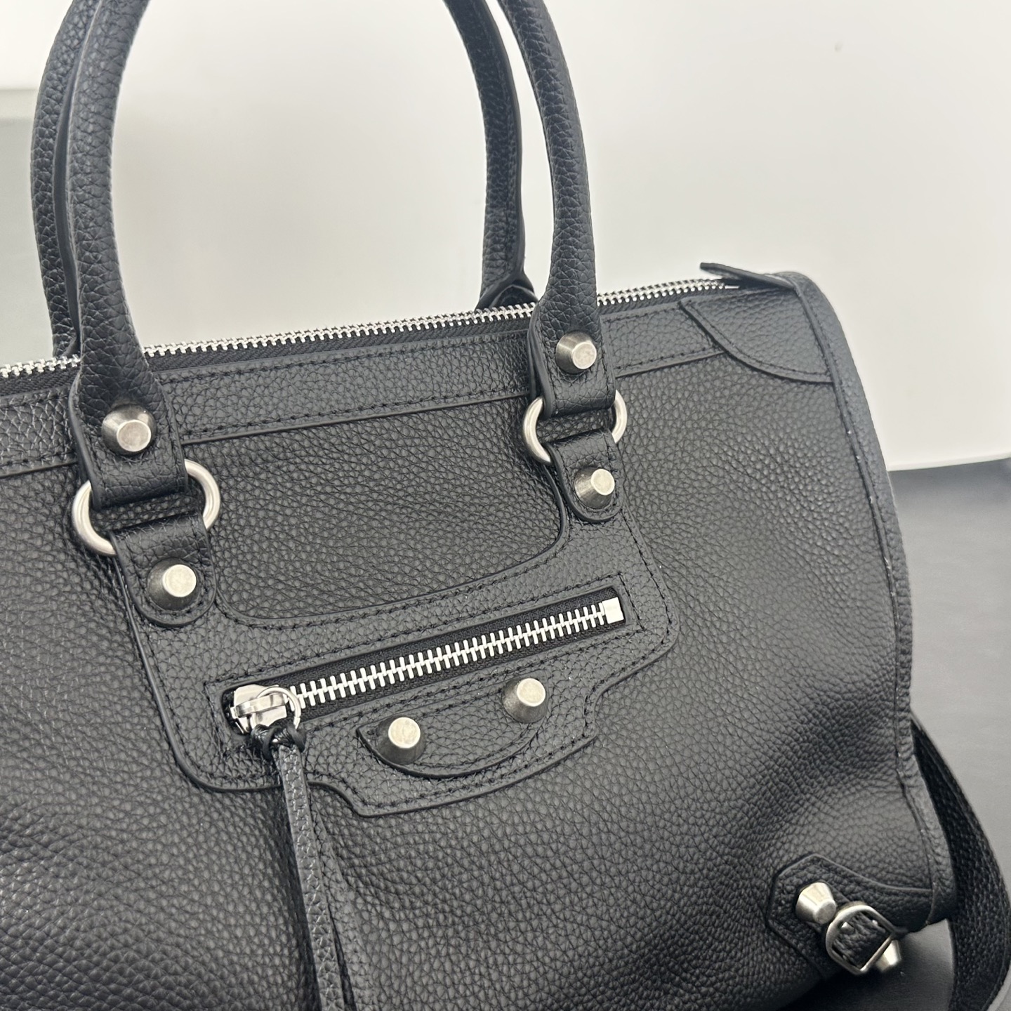 バレンシアガ「Balenciaga」バレンシアガ ル・シティ スモール / ショルダーバッグ